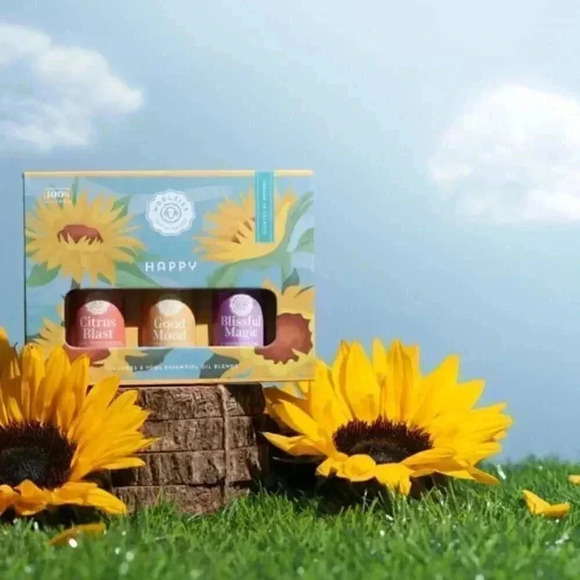 The Happy Essential Oil Collection - Picture 2 of 5